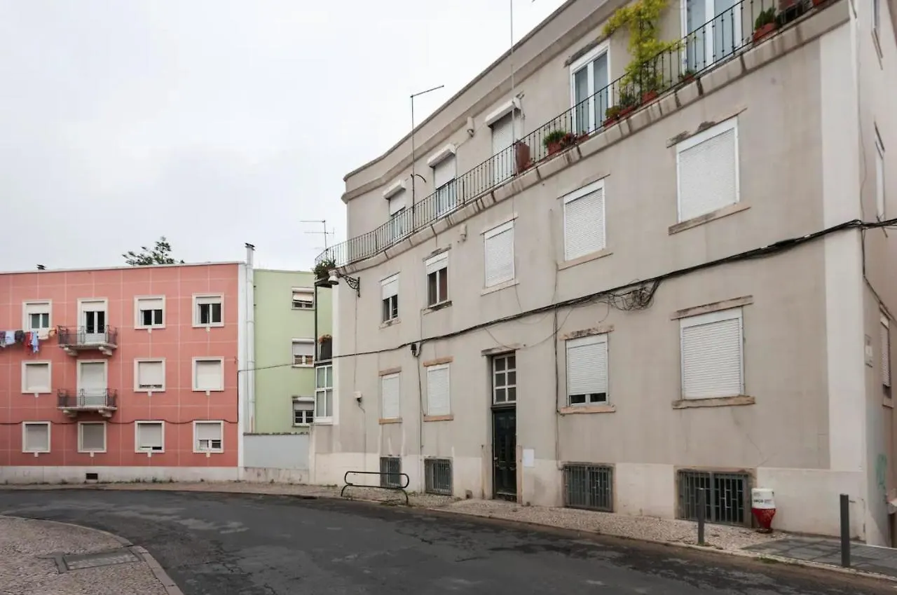 Whome Alfama Spacious 2-Bed Near Feira Da Ladra Lisbon Apartment