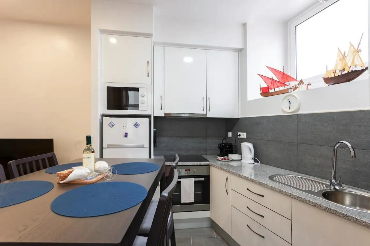 Whome Alfama Spacious 2-Bed Near Feira Da Ladra Lisbon Apartment